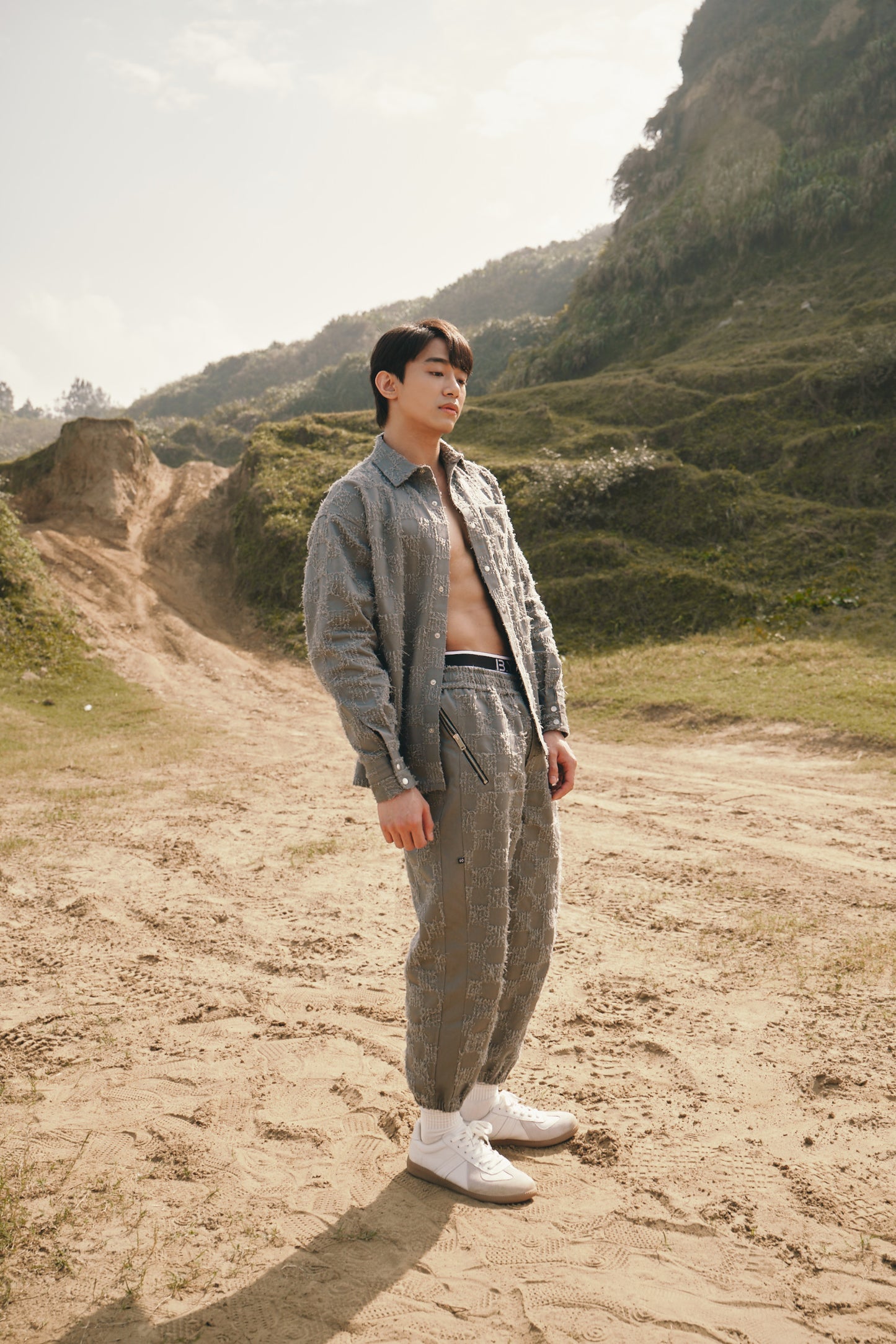 BeWithYou - Gray Fur Check Zip-Up Trousers